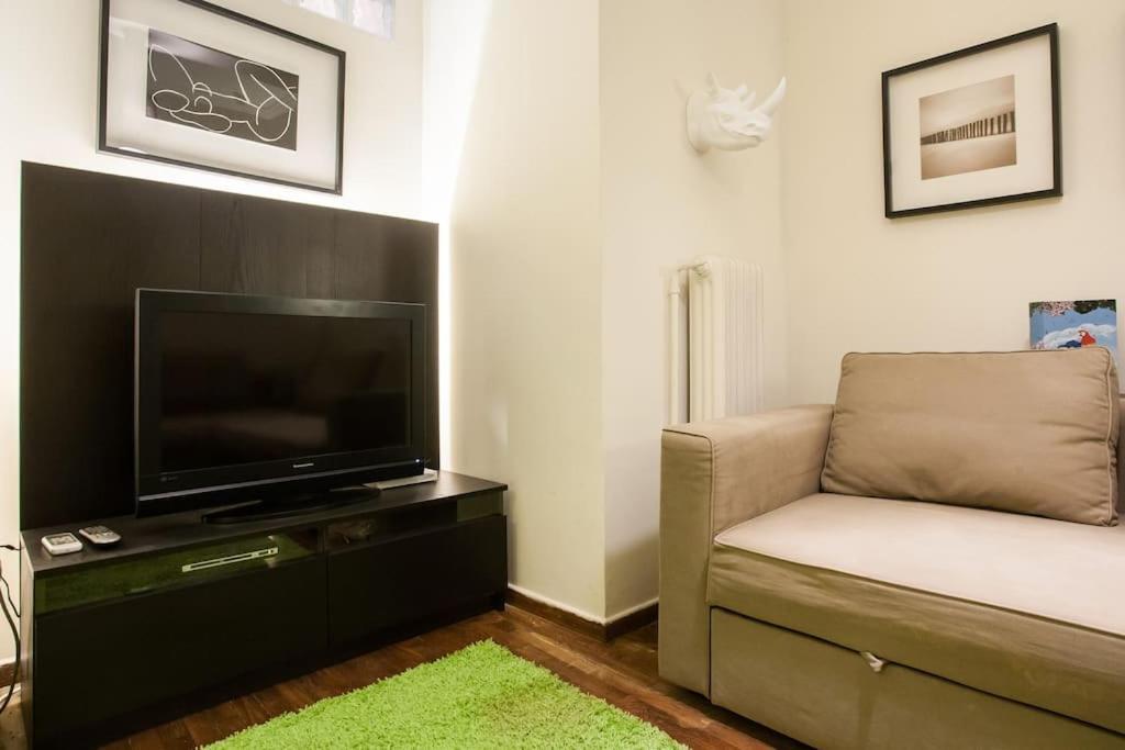 Apartamento Traveler'S Dream In Historic Acropolis Downtown Atenas Exterior foto