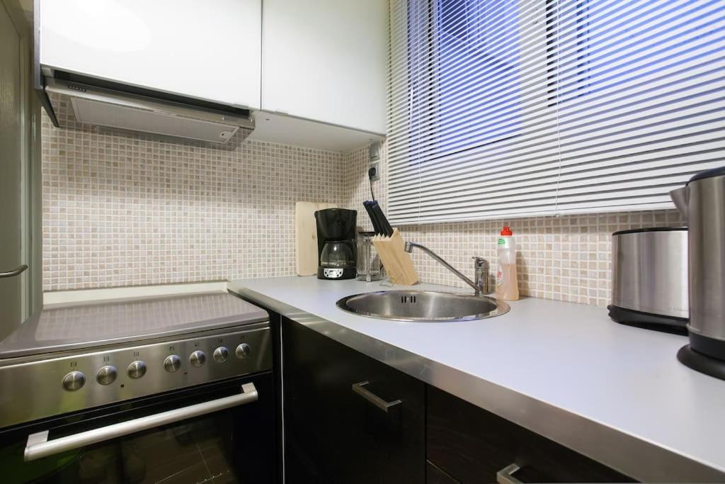 Apartamento Traveler'S Dream In Historic Acropolis Downtown Atenas Exterior foto